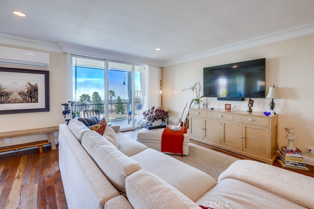 MLS #OC25273743 image #19