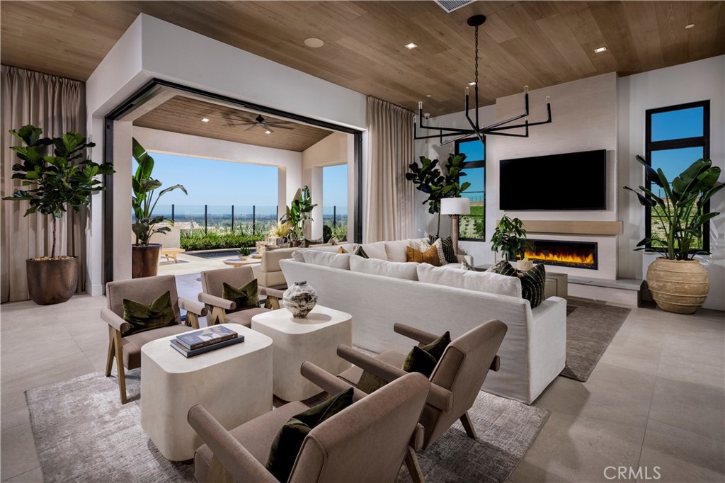 MLS #OC25273752 image #9