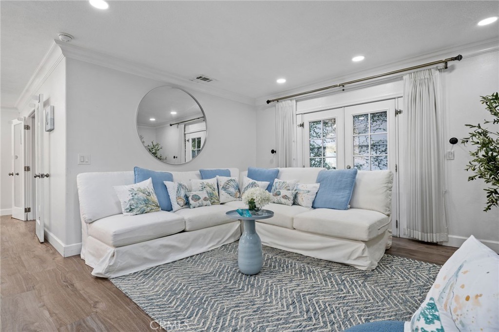 MLS #OC25273753 image #3