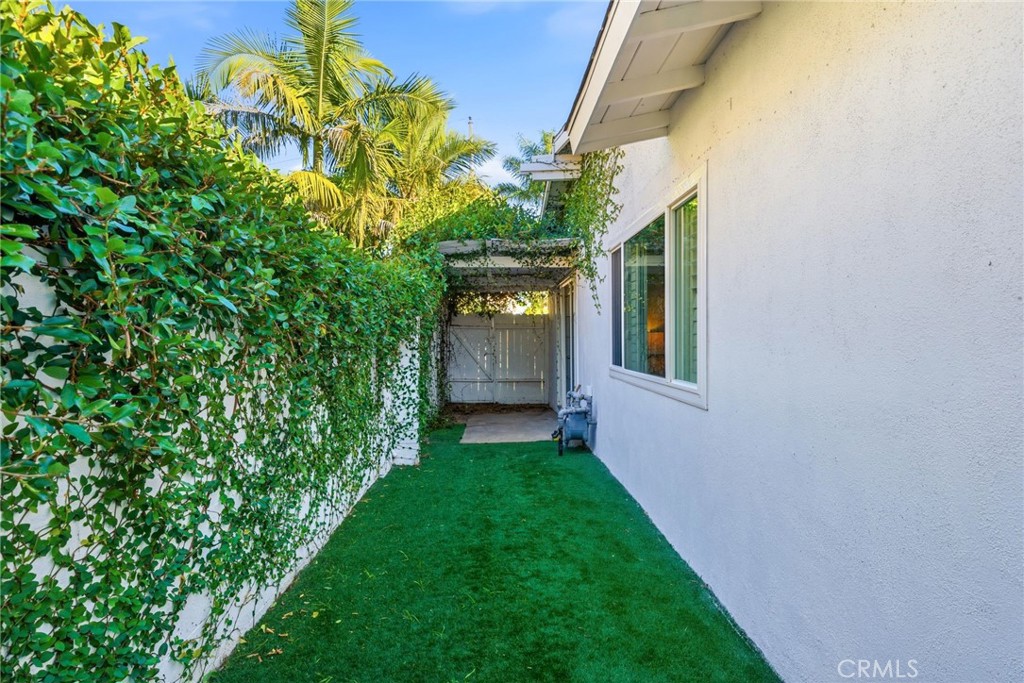 MLS #OC25273753 image #35