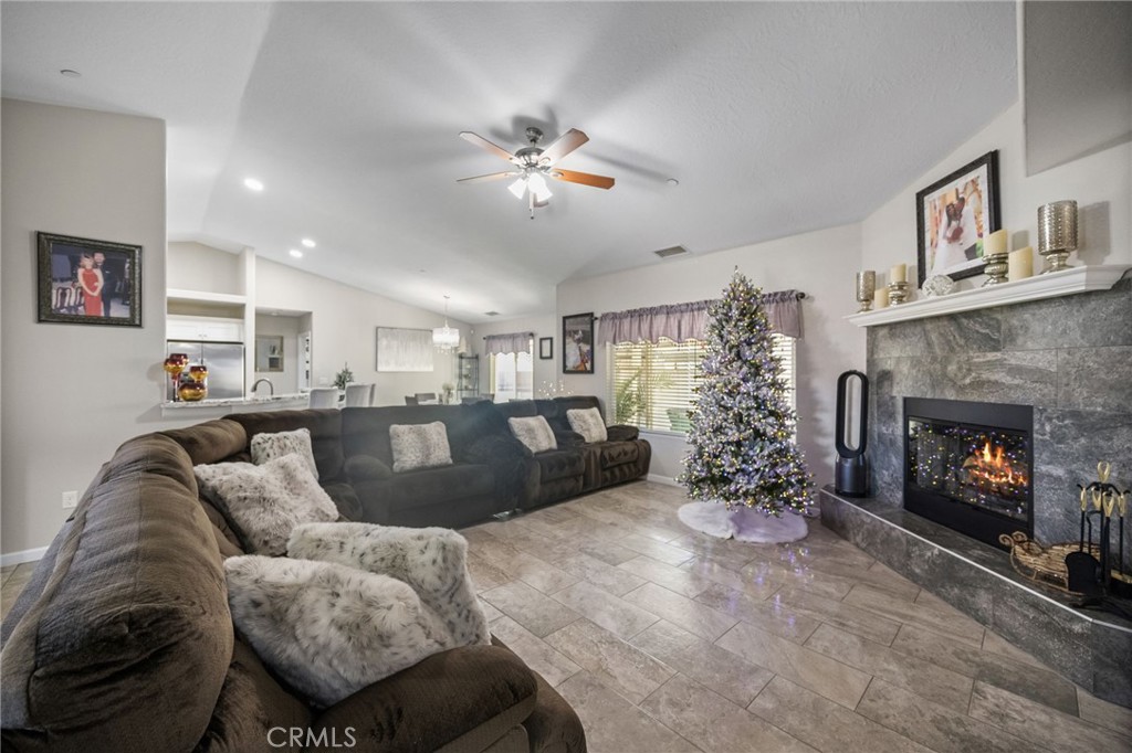 MLS #OC25273757 image #10