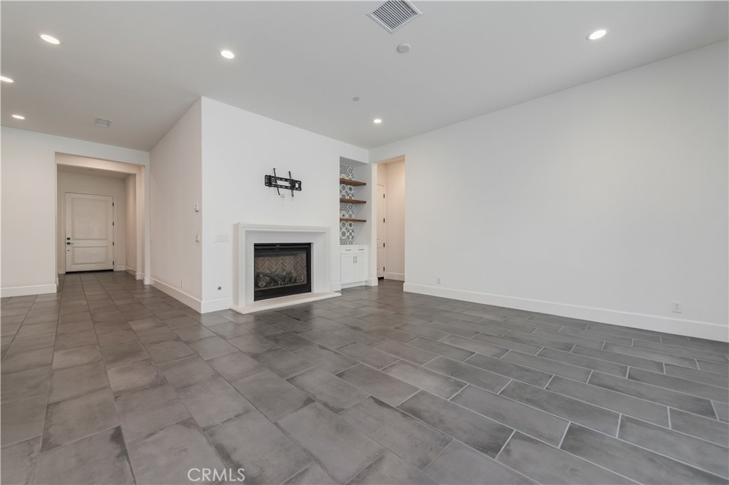 MLS #OC25273769 image #14