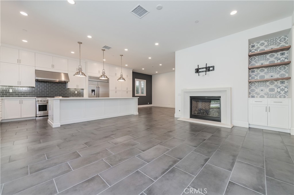 MLS #OC25273769 image #15