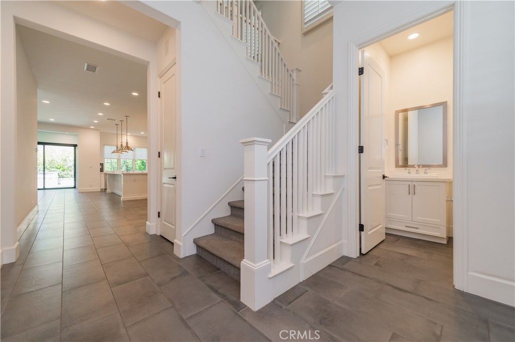 MLS #OC25273769 image #3