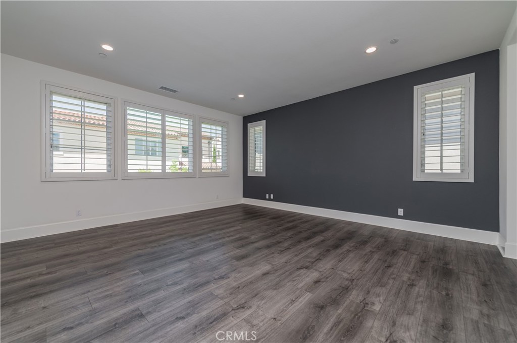 MLS #OC25273769 image #32