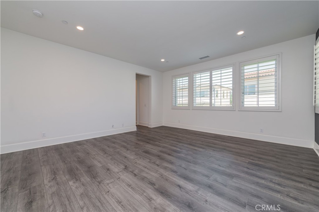 MLS #OC25273769 image #33