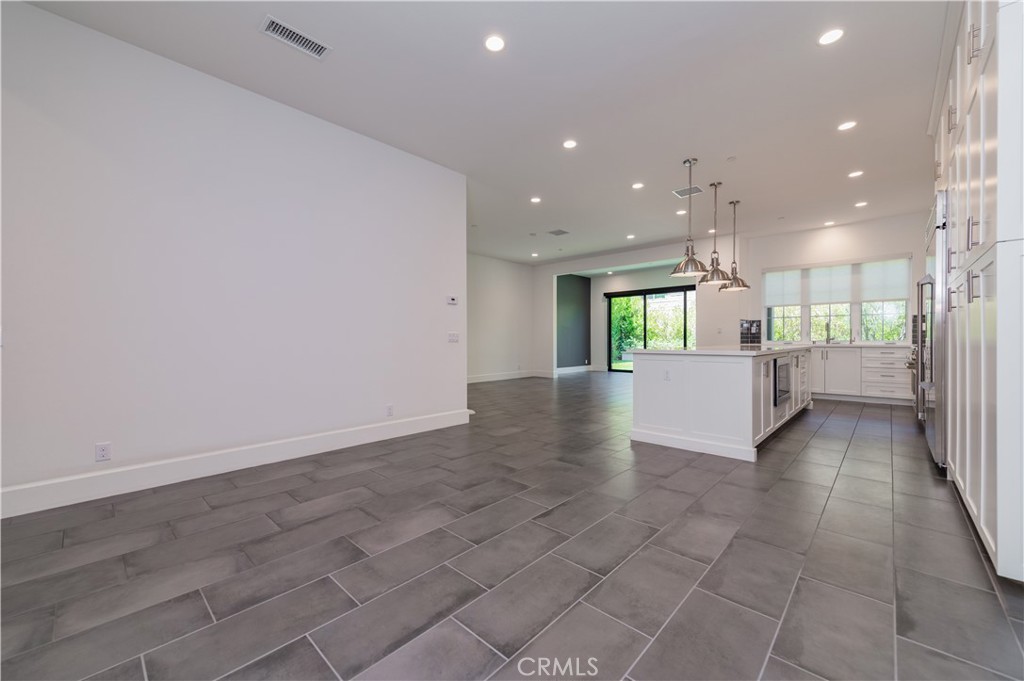 MLS #OC25273769 image #6