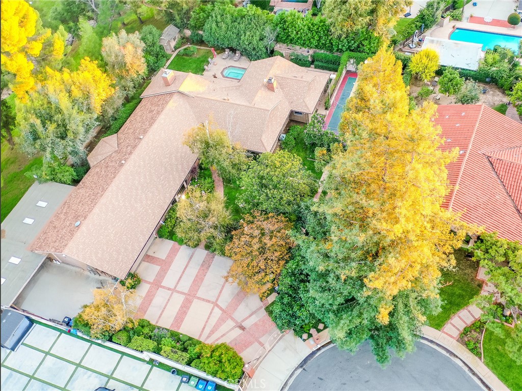 MLS #OC25273790 image #2