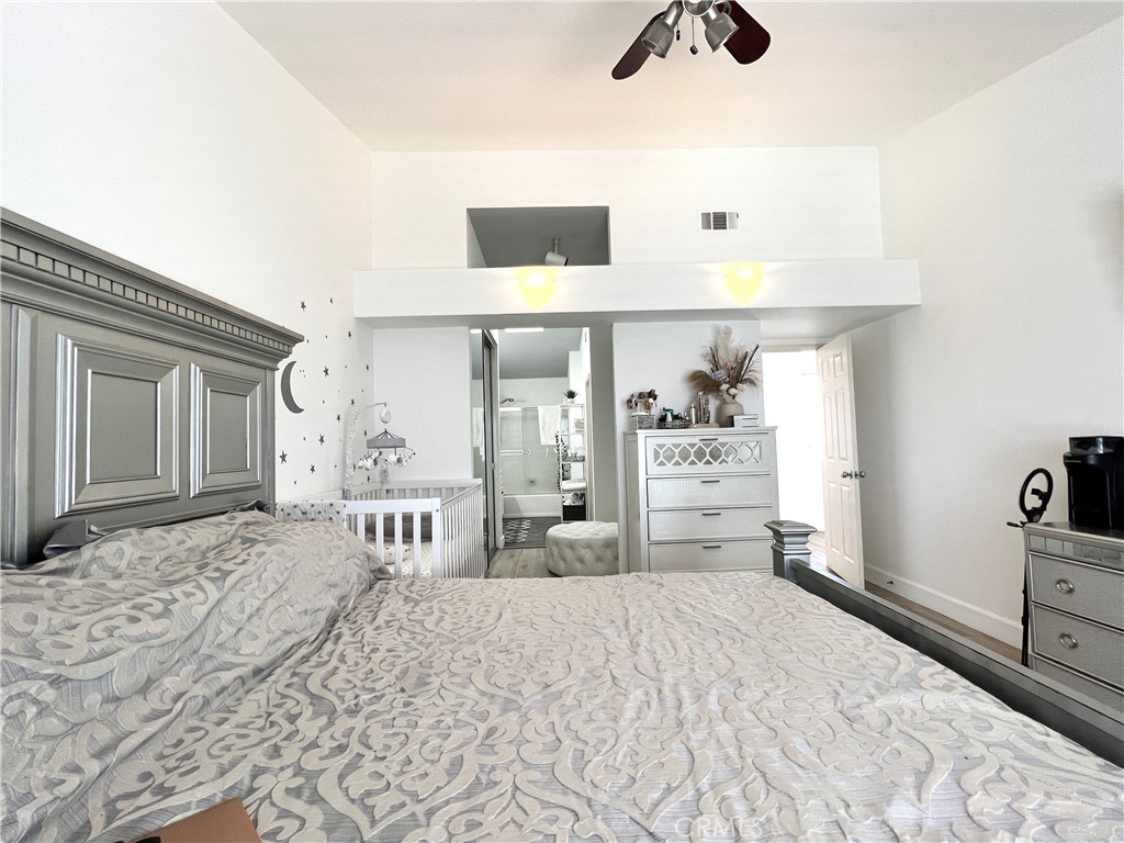 MLS #OC25273791 image #22