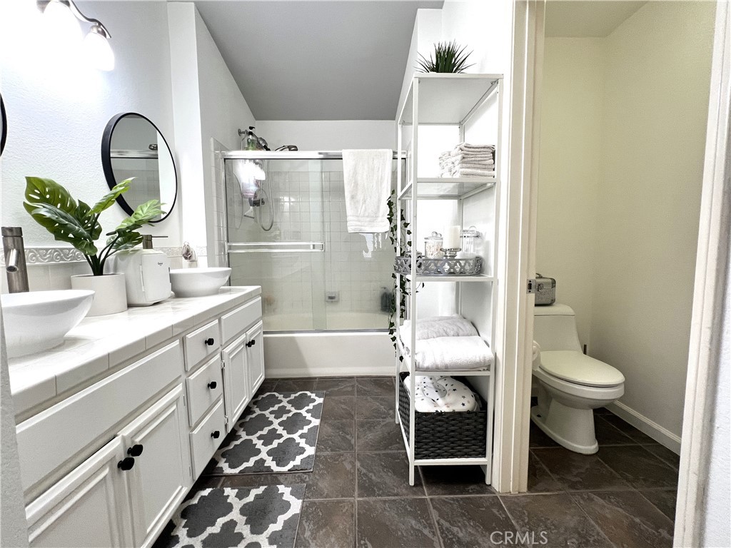 MLS #OC25273791 image #24