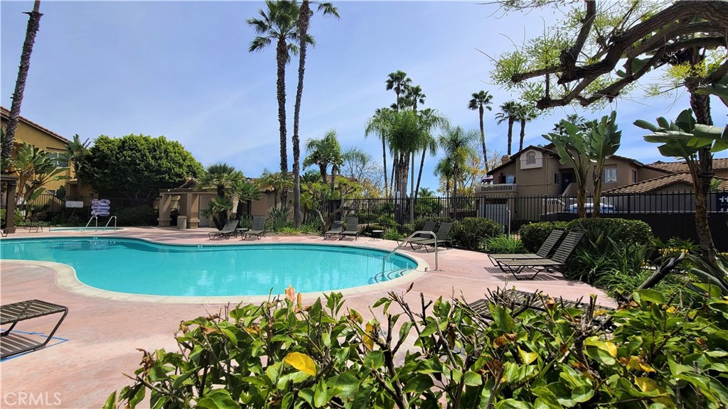 MLS #OC25273791 image #4