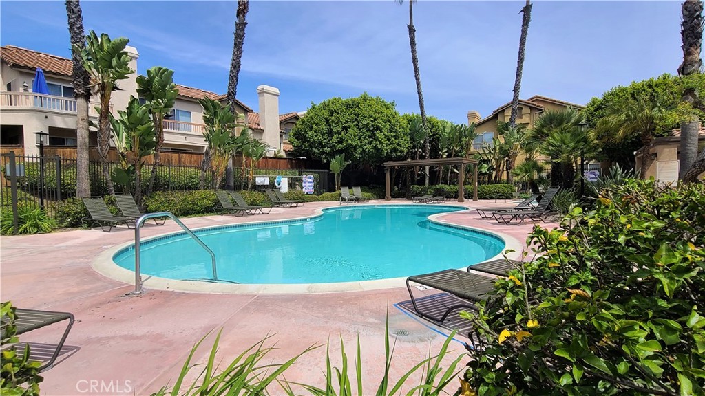 MLS #OC25273791 image #8