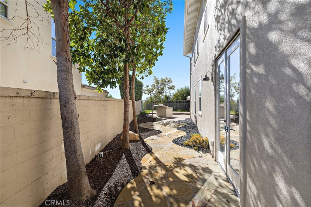 MLS #OC25273809 image #22