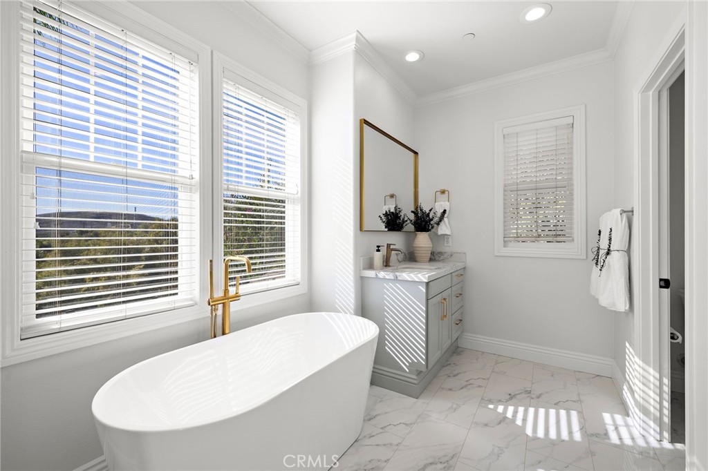 MLS #OC25273809 image #27