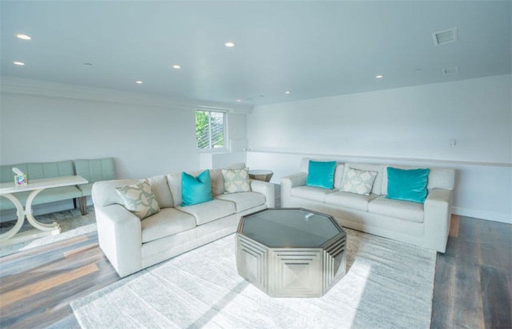 MLS #OC25273831 image #17