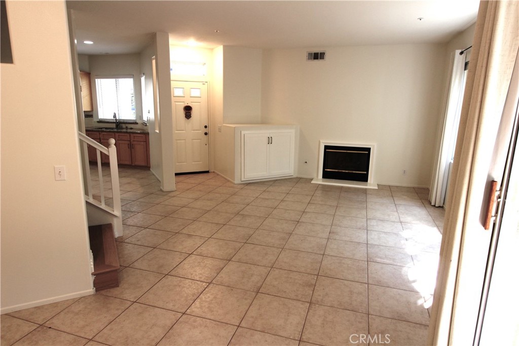 MLS #OC25273933 image #11