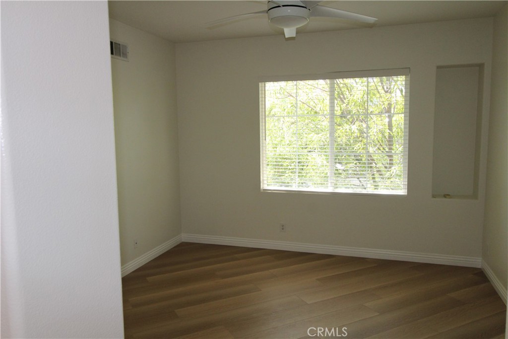 MLS #OC25273933 image #17