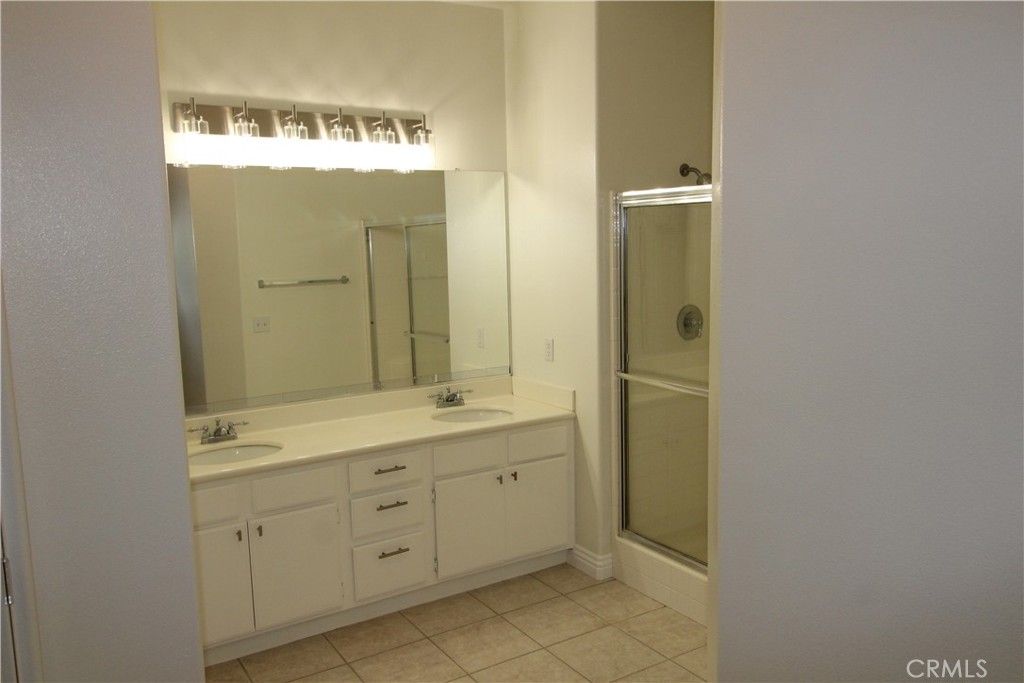 MLS #OC25273933 image #21