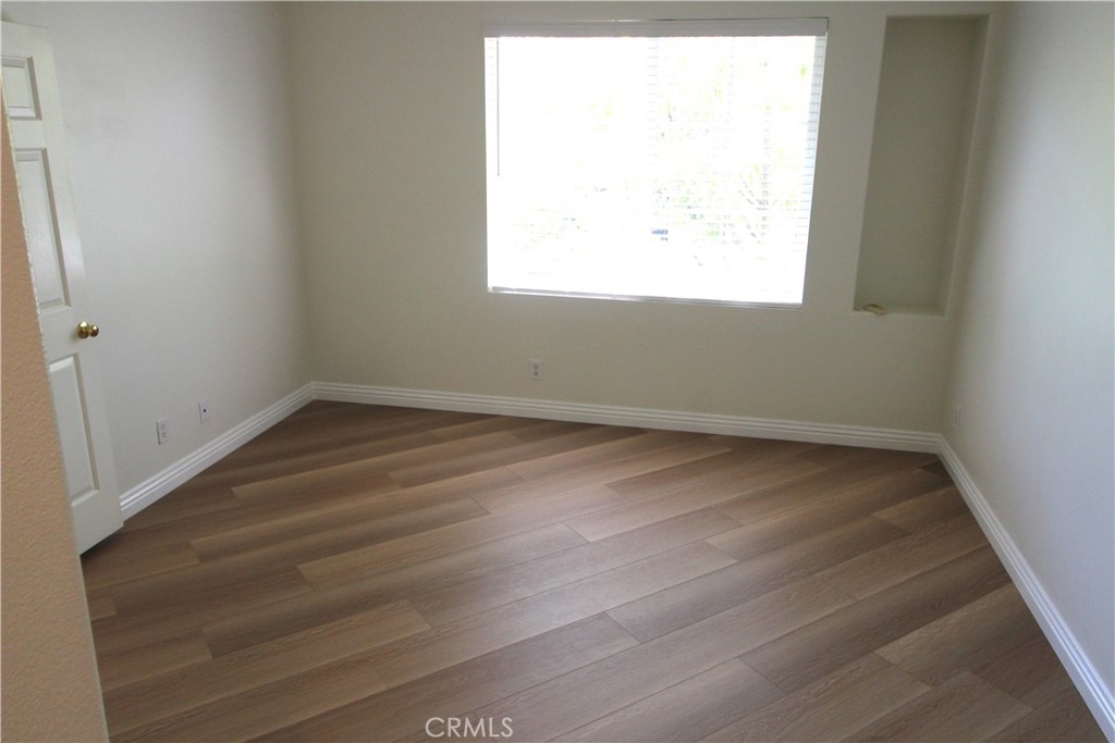 MLS #OC25273933 image #24