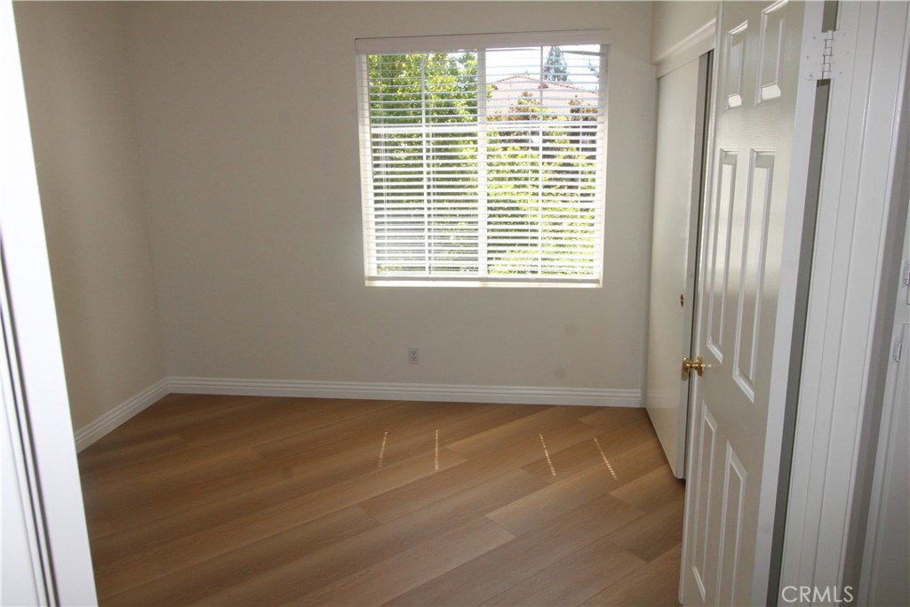 MLS #OC25273933 image #26