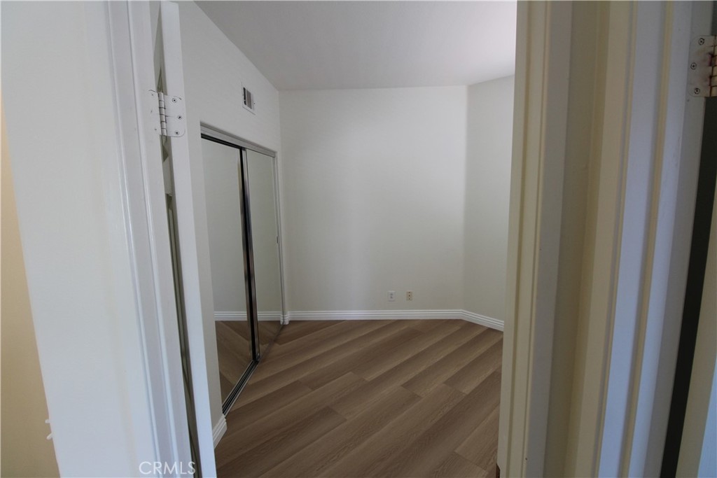 MLS #OC25273933 image #27