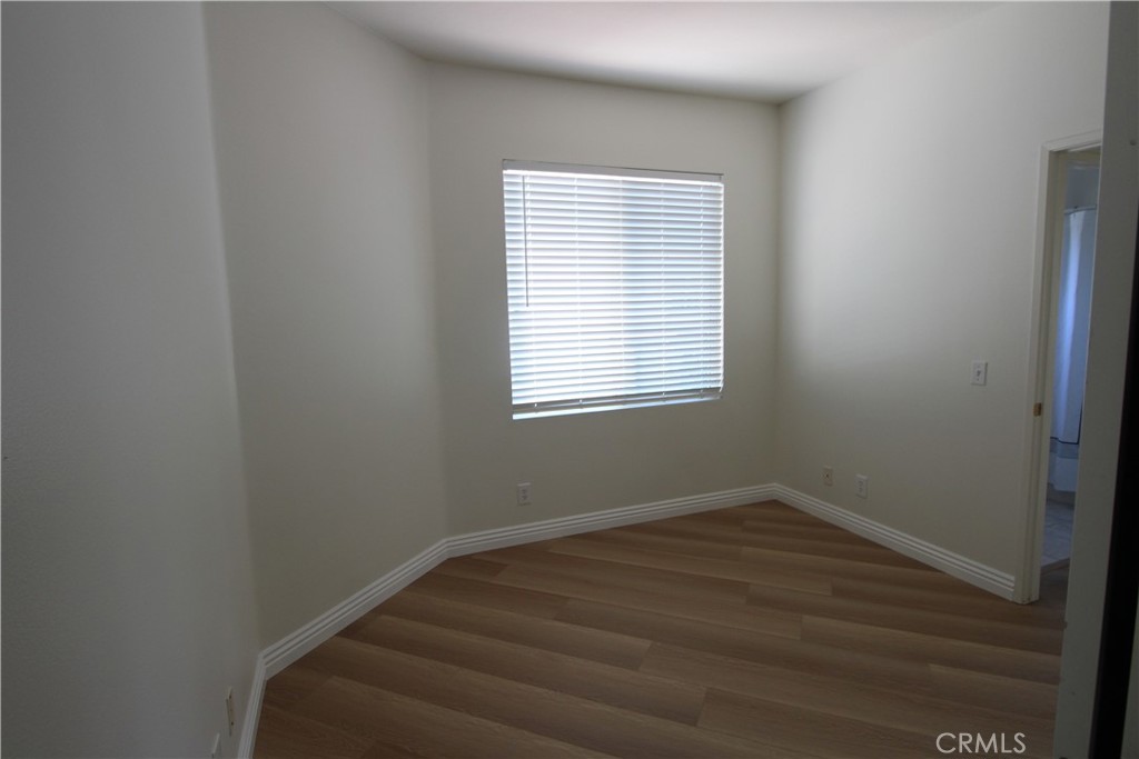 MLS #OC25273933 image #32