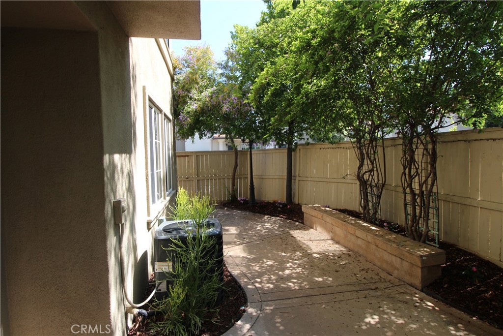 MLS #OC25273933 image #36