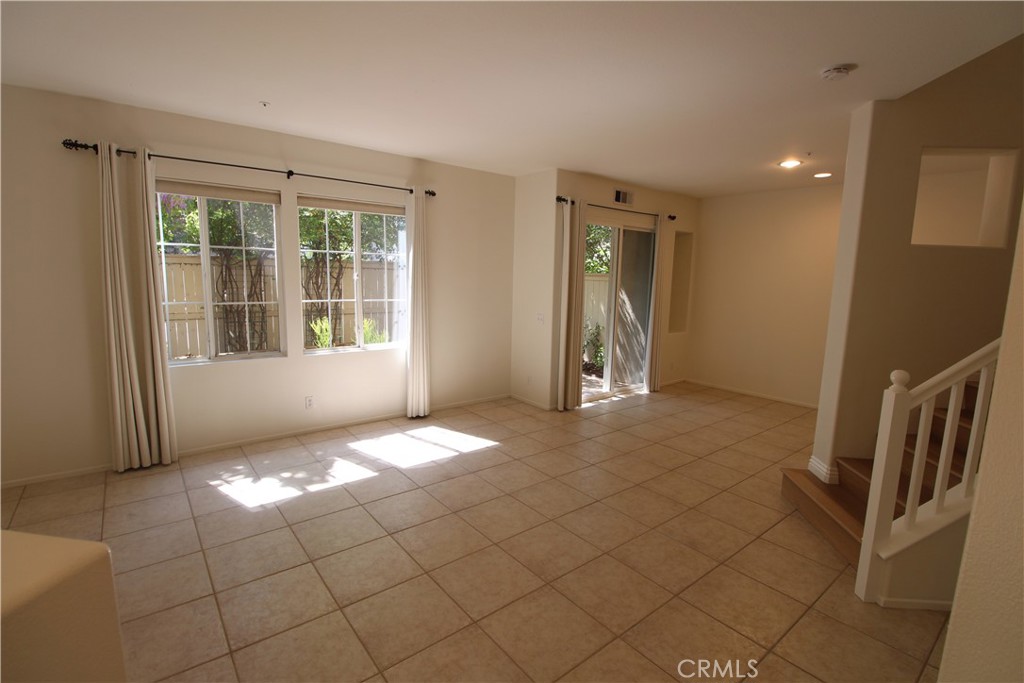 MLS #OC25273933 image #5