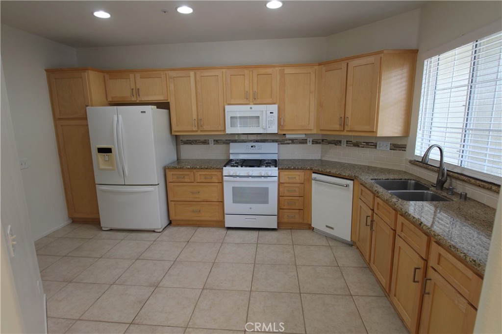 MLS #OC25273933 image #9