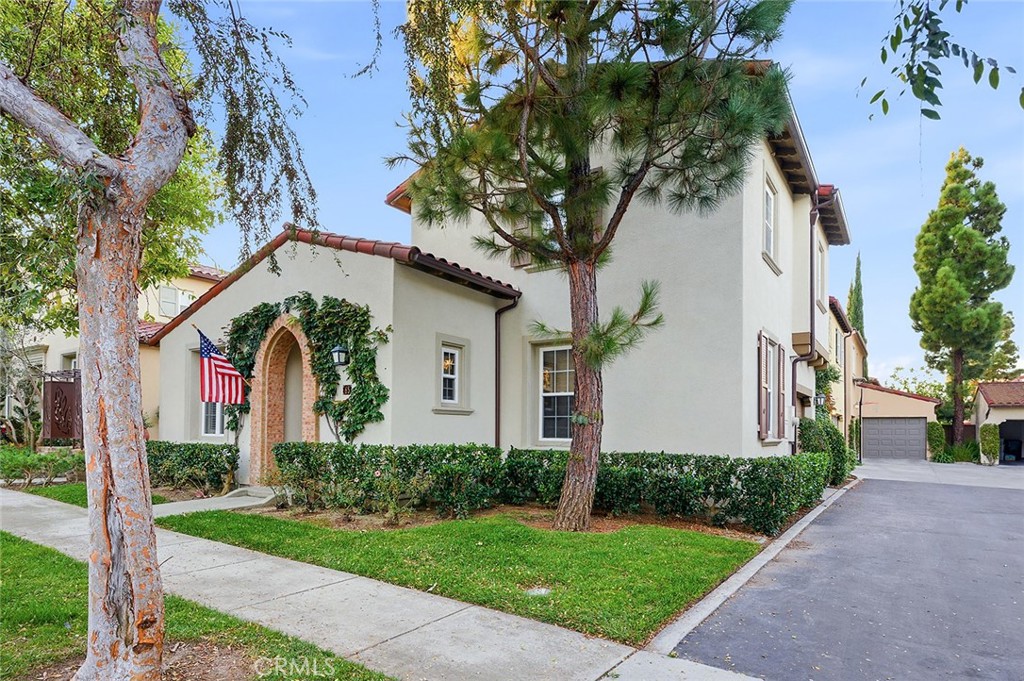 MLS #OC25273952 image #1