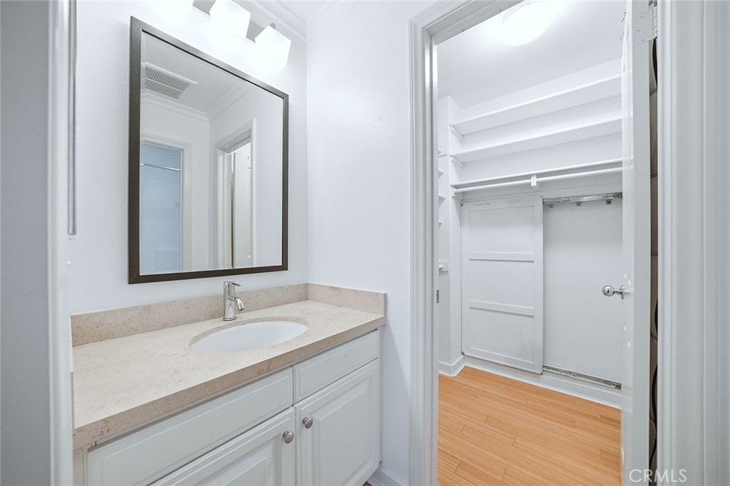 MLS #OC25273952 image #14