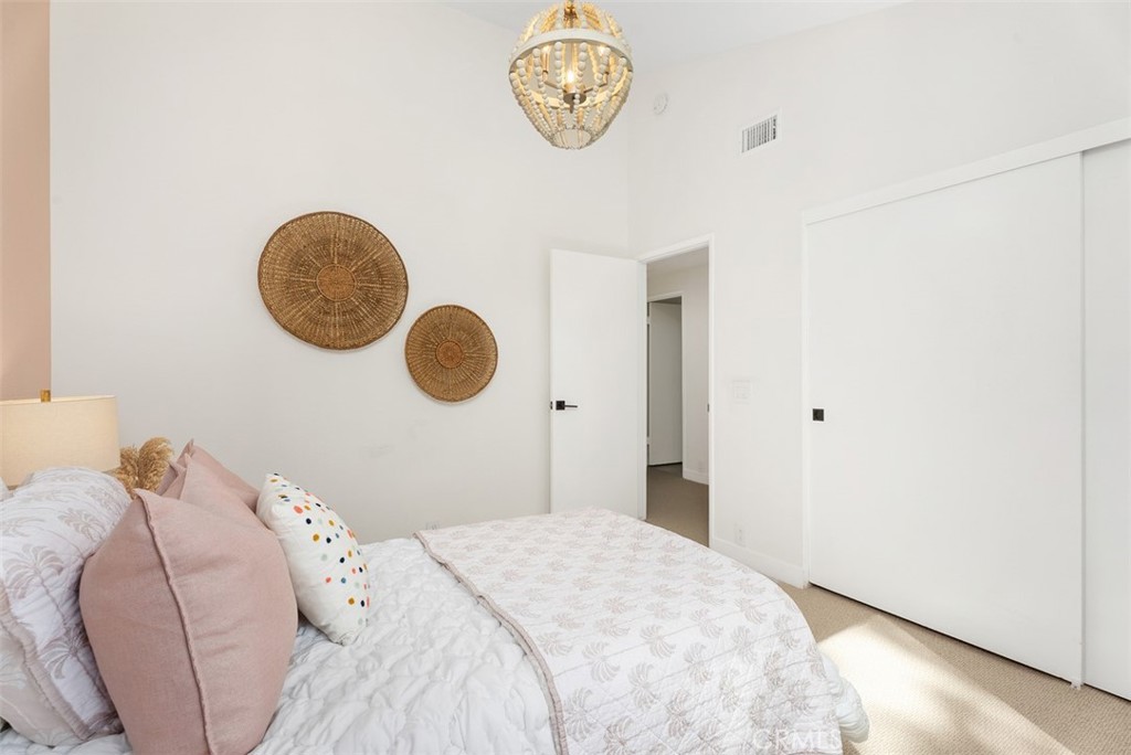 MLS #OC25273962 image #24