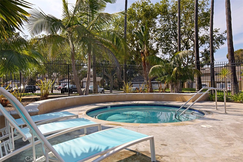 MLS #OC25273962 image #30