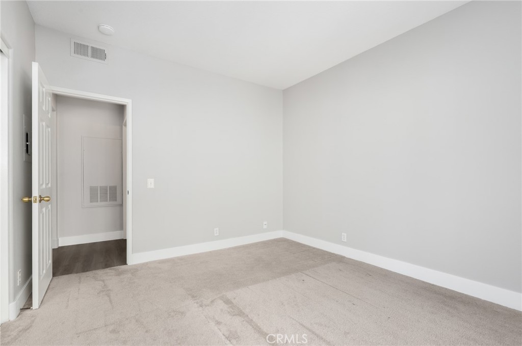 MLS #OC25274032 image #15