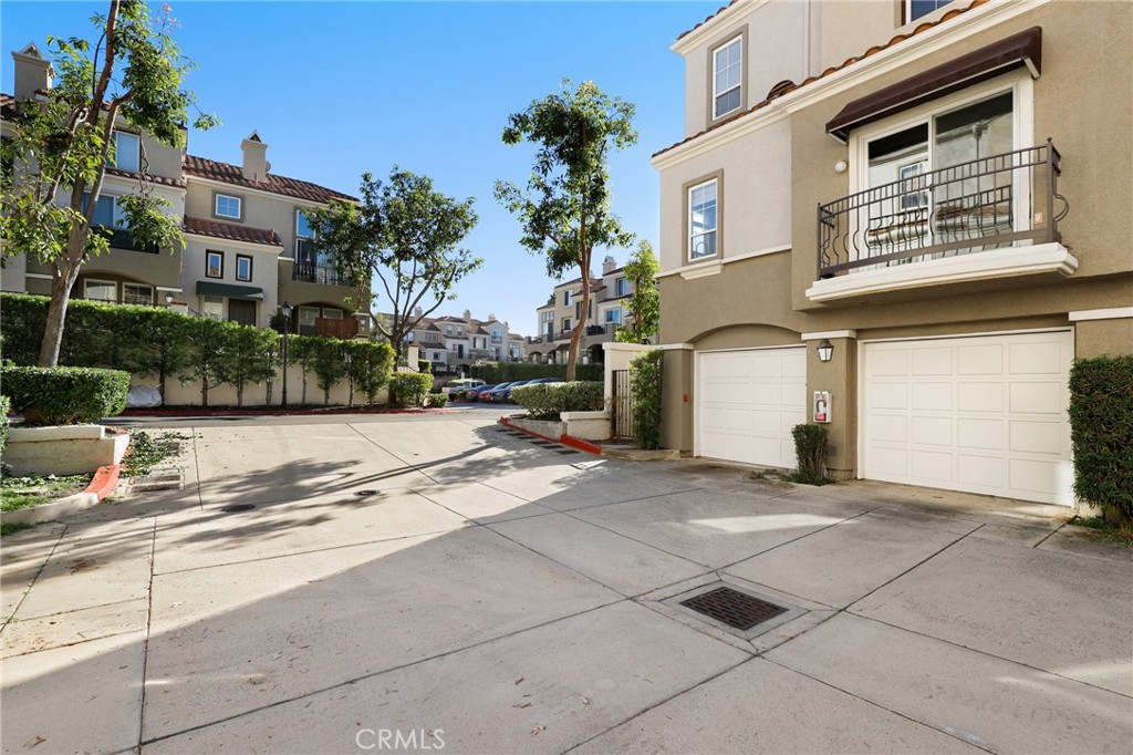 MLS #OC25274032 image #24