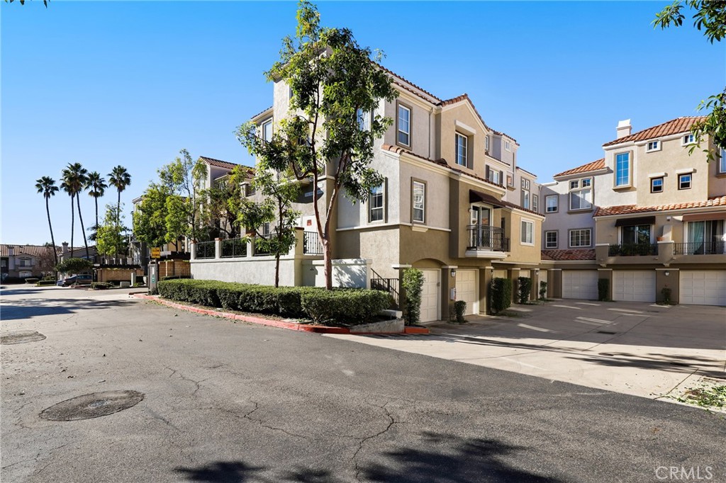 MLS #OC25274032 image #26