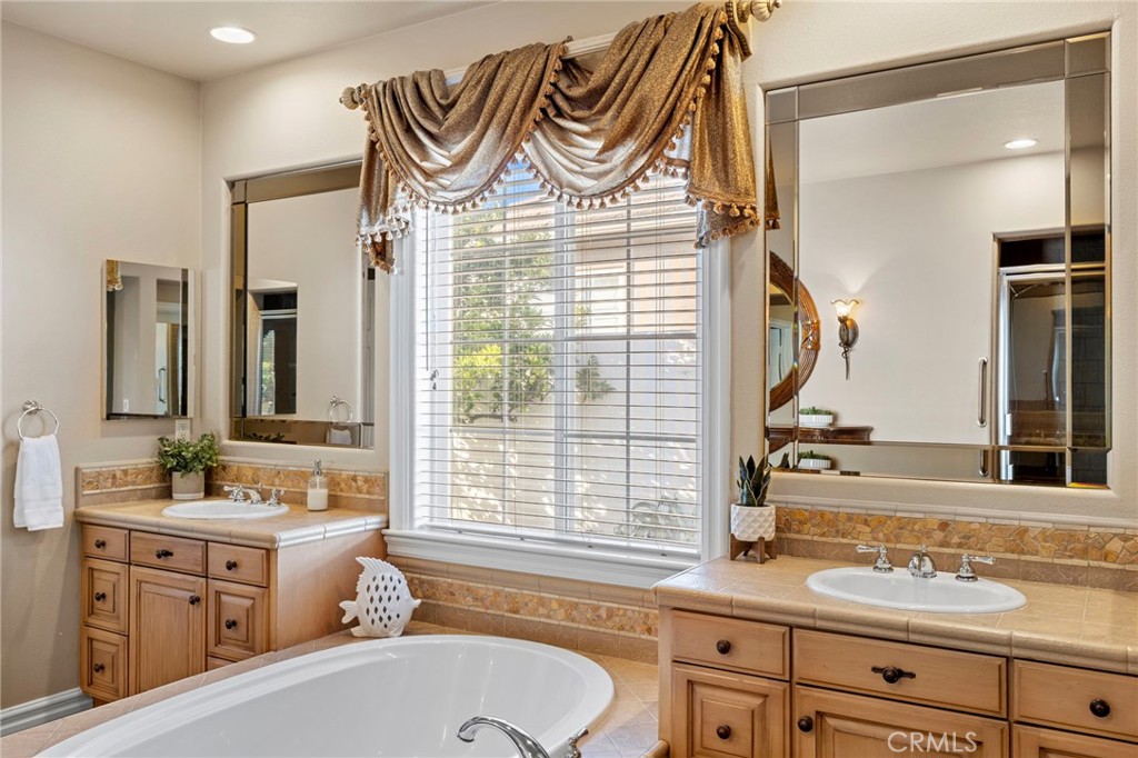 MLS #OC25274049 image #18