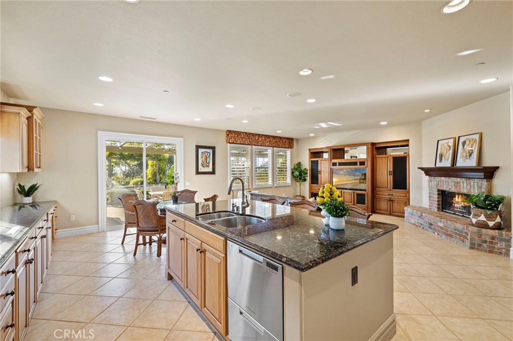 MLS #OC25274049 image #5