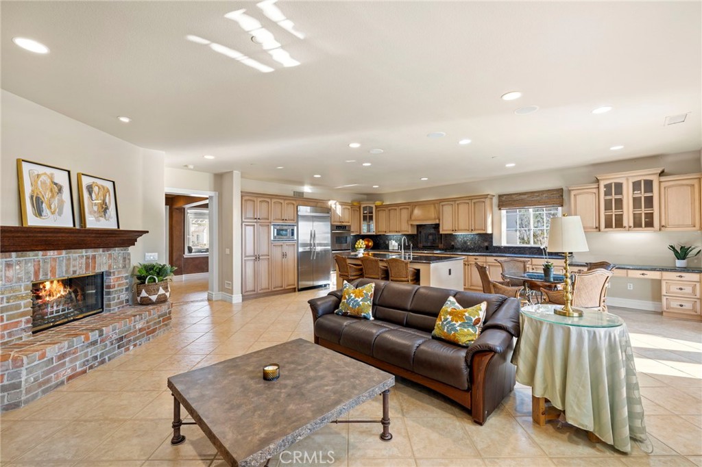 MLS #OC25274049 image #9