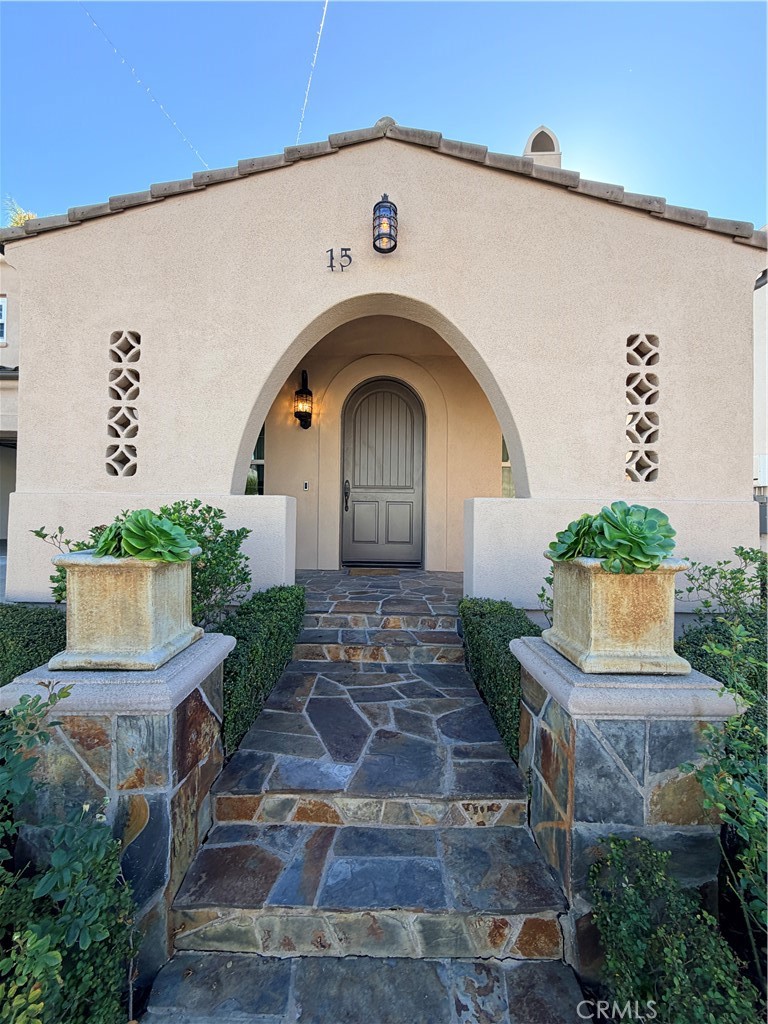 MLS #OC25274072 image #1