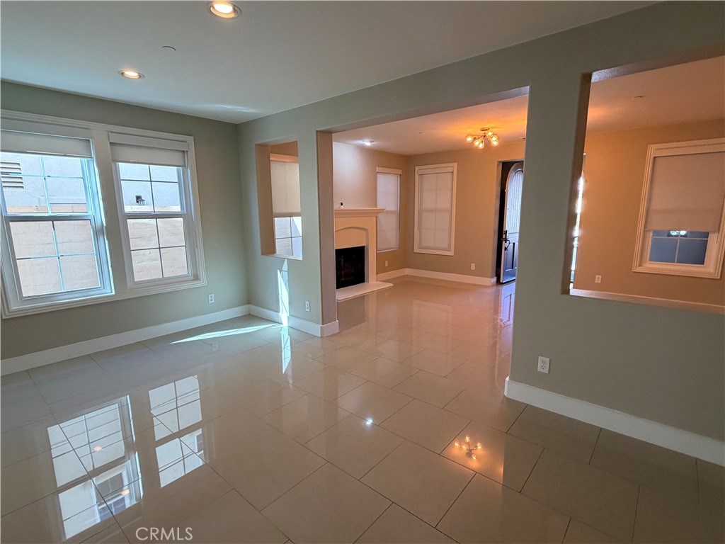 MLS #OC25274072 image #4