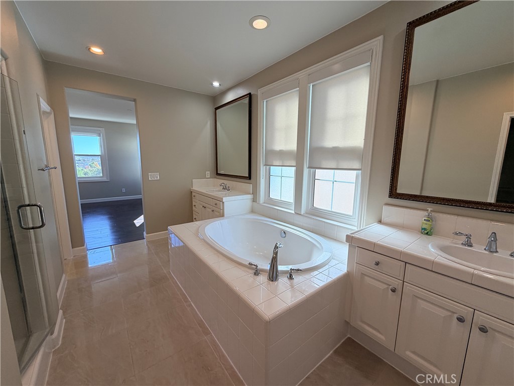 MLS #OC25274072 image #47