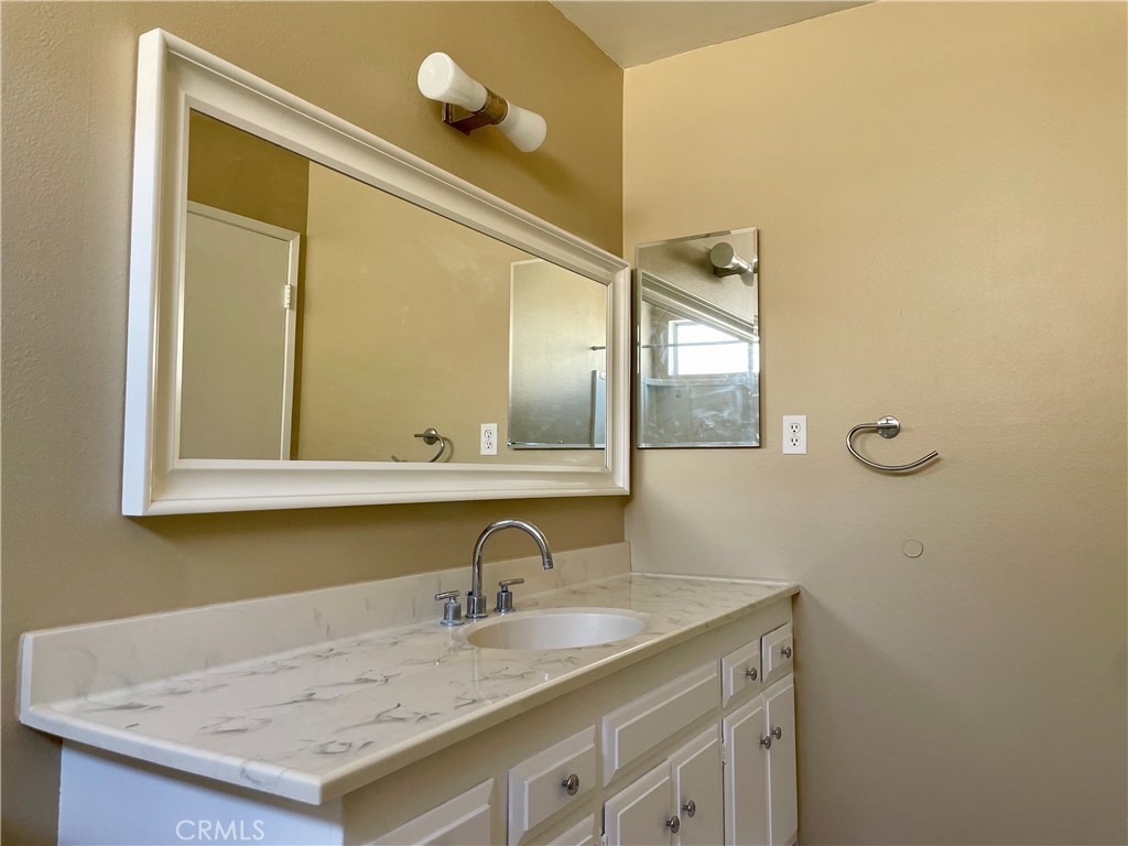 MLS #OC25274088 image #9