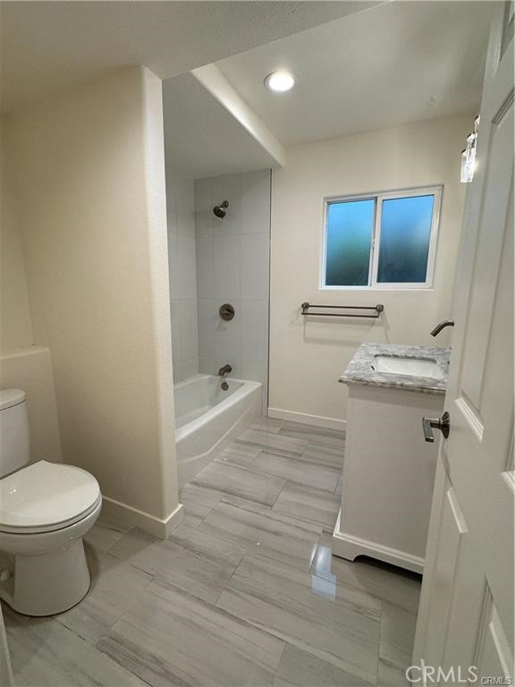 MLS #OC25274204 image #2