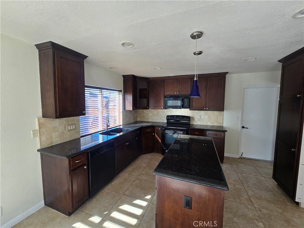 MLS #OC25274220 image #4