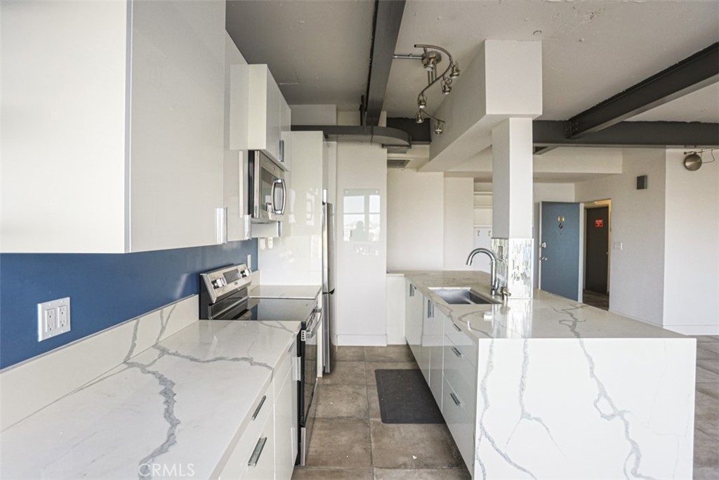 MLS #OC25274222 image #9