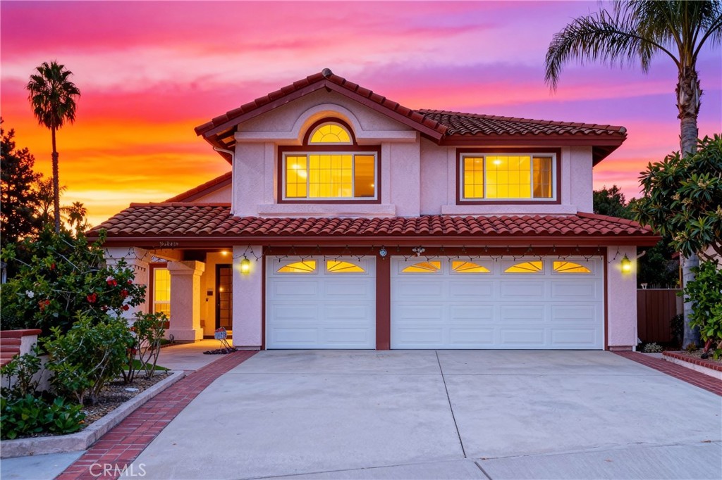 MLS #OC25274238 image #1