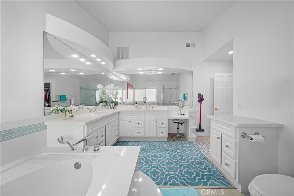 MLS #OC25274238 image #17