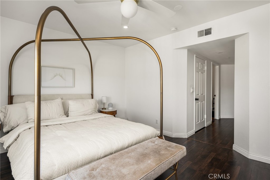 MLS #OC25274245 image #33