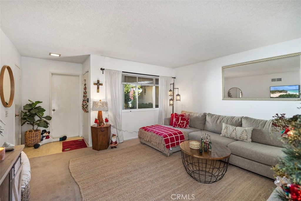 MLS #OC25274282 image #5